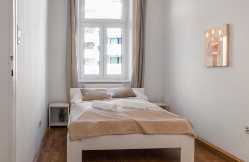 Matzleinsdorf Apartamento | Comfy 2BR Apartment Near Downtown for Longstays