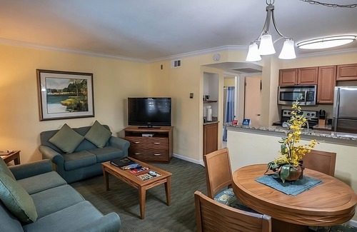 Florida Central Atlantic Coast Hotel | Comfy 2BR Suite, Free Shuttle, Parking, 4 Pools, Mini Golf