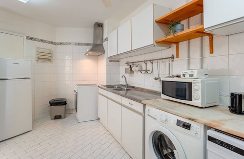 Portimao Apartamento | Comfy 3 BDR Flat W/ Pool & Balcony by LovelyStay