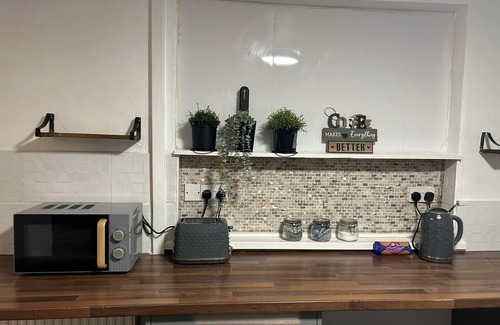 Splott Casa | Comfy 3 Bed Spacious House Cardiff City
