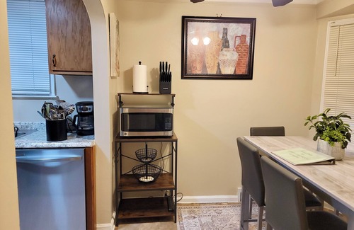 Detroit Casa | Comfy 3 Bedroom Detroit Getaway-