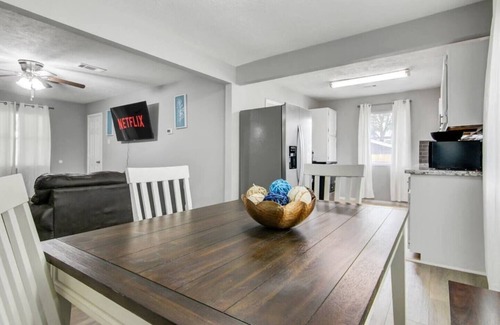 Bridge City Casa | Comfy 3 bedroom home w/ fenced yard
