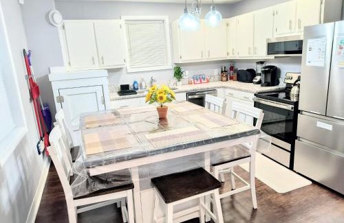Greensboro Casa | Comfy 3BD-2BA Near Colleges,Tanger, Coliseum