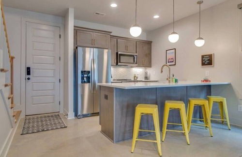 Greenwood Casa | Comfy East Nashville Home for 10