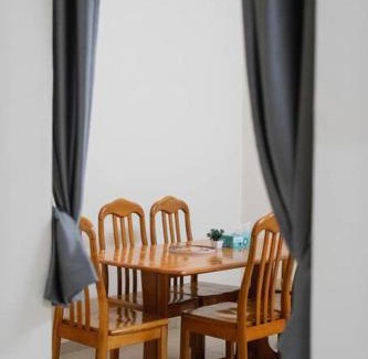 Asam Kumbang Casa | Comfy 4BR Terrace House Homestay with Netflix and Games
