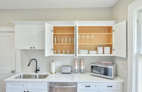 East Durham Casa | Comfy 6 Bedroom home w/ two living spaces close to downtown!