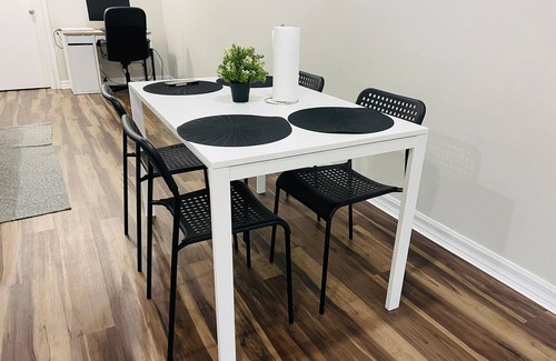 Kitchener Casa | Comfy and cozy place centrally located in Kitchener close to various amenities