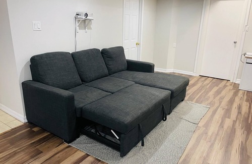Kitchener Casa | Comfy and cozy place centrally located in Kitchener close to various amenities