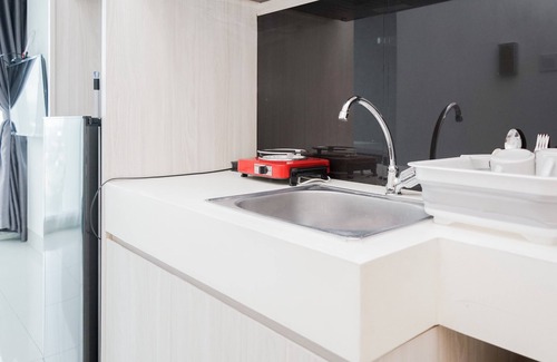 Serpong Apartamento | Comfy and Minimalist Studio Apartment at Tree Park BSD