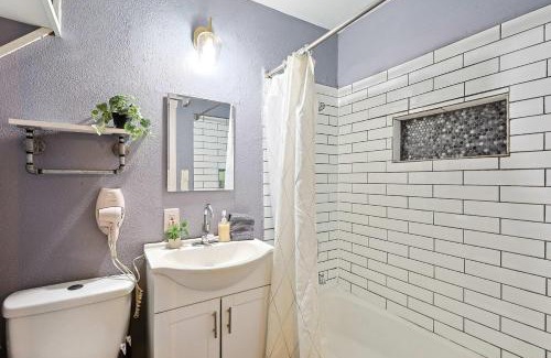Fort Worth Casa | Comfy and Modern Holiday Lofts in FW