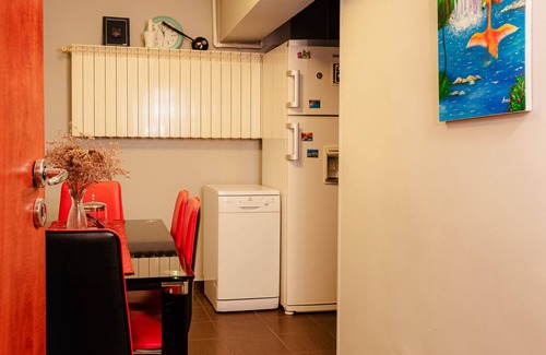 Bucharest City-Centre Apartamento | Comfy Apartment with Private Parking and Netflix