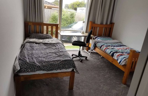 Grovedale Casa | Comfy bed Quiet Neighbourhood