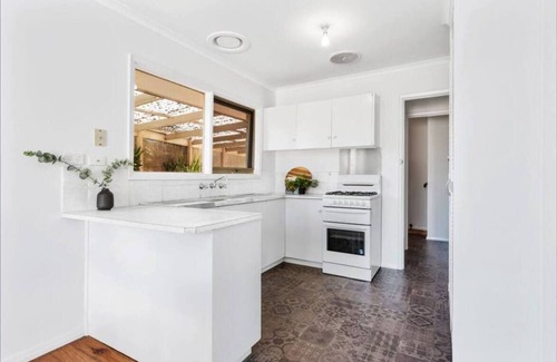 Grovedale Casa | Comfy bed Quiet Neighbourhood