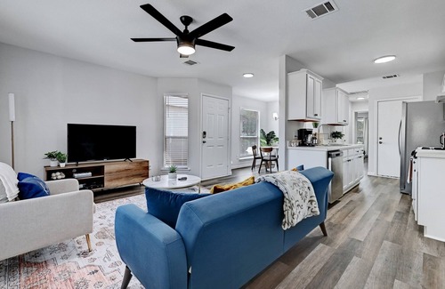 Austin Casa | Comfy & Classy Boutique Home *Long Term Discounts*