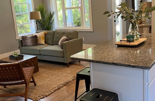 Old Town Cabaña | Comfy cottage in old town Pinehurst.