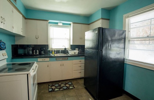 Montavilla Casa | Comfy & Cozy For The Professional & Family