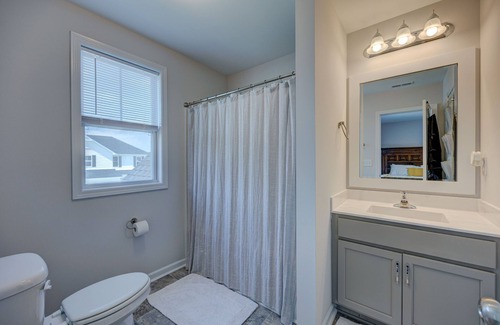 Northwest Casa | Comfy & Cozy home ~20mins from Wilmington & 35-45 from beaches