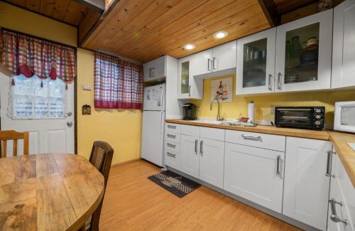 Big Bear Lake Casa | Comfy Cubby - Cozy mountain home in a great location near Bear Mountain Ski Resort