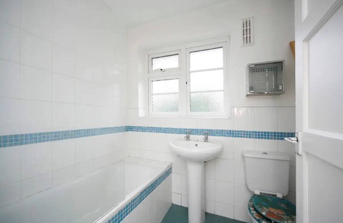 Leyton Cama Y Desayuno | Comfy Double Room Near the Underground