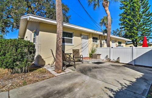 Downtown Dunedin Casa | Comfy Dunedin Escape 1 Block to Main Street!