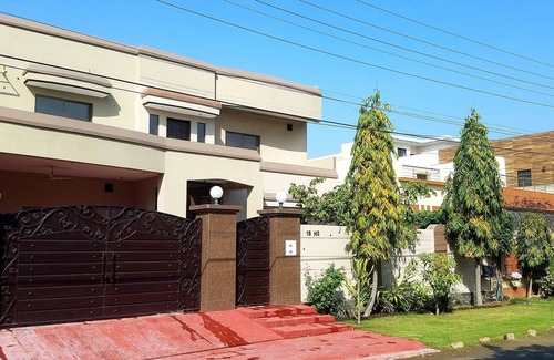 Lahore Casa | Comfy Entire 2 Bedroom Place