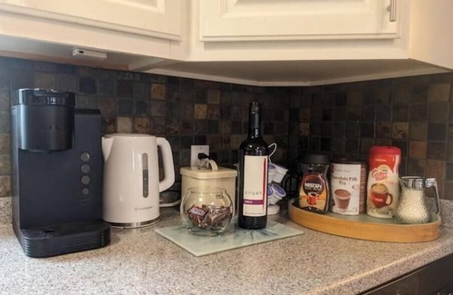 Airdrie Casa | Comfy Family Home - Pet Friendly + Free Parking