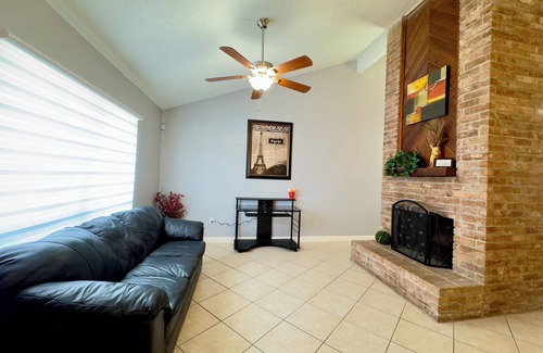 Clodine Casa | Comfy Haus at West Oaks Houston