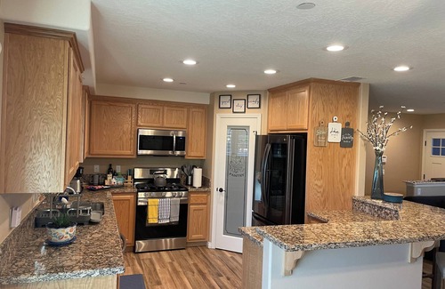 Apple Valley Casa | Comfy Home/Travel Nurse/Work/Long Stays/Vacation Stays.