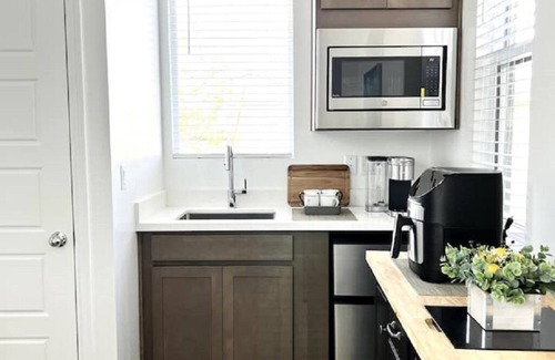 Henderson Apartamento | Comfy house in suite perfect for business travel
