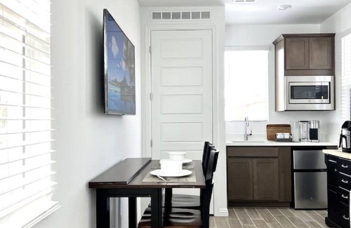 Henderson Apartamento | Comfy house in suite perfect for business travel