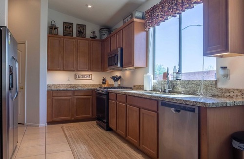 Bell West Ranch Casa | Comfy House, Private Backyard w/ Pool, BBQ, Citrus