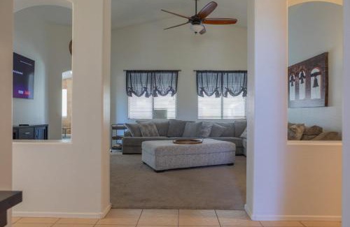 Bell West Ranch Casa | Comfy House Private Backyard with Pool BBQ Citrus
