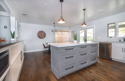 Elk Grove Casa | Comfy House W/ Big Pool / hot tub !!!
