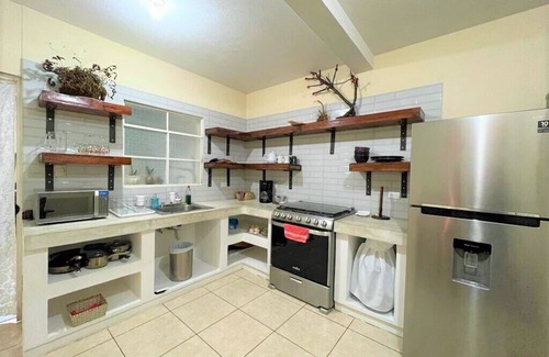 Chimaltenango Apartamento | COMFY. Washer and dryer,full kitchen,Internet, Netflix,