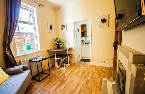Canbury Apartamento | Comfy Kingston Central Garden House & Free Parking