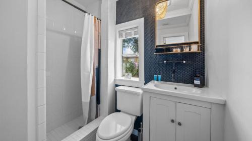 Riverside Heights Casa | Comfy Modern Farmhouse Cottage w/Private Patio!