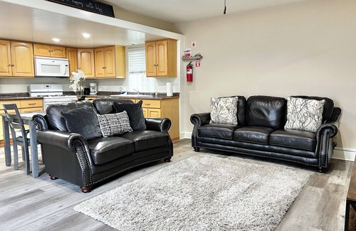 Madrona Casa | Comfy & Private 1 bedroom Guest House in Torrance