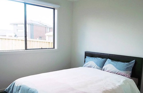 Werribee Casa | Cómoda casa tranquila de 5 dormitorios, a 6 minutos del centro de la ciudad, cerca del zoológico de Werribee y el jardín de rosas VIC
