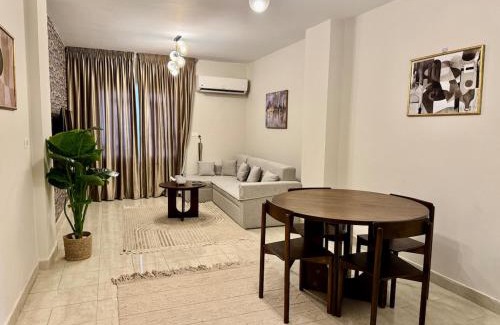 Al Rehab Apartamento | Comfy Rehab Apartment