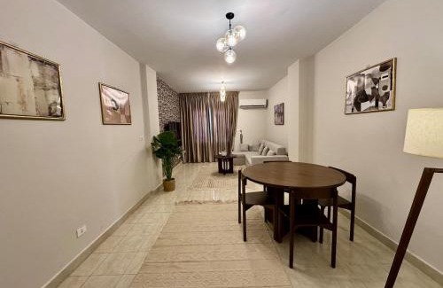 Al Rehab Apartamento | Comfy Rehab Apartment