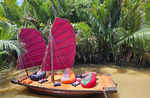 Ben Tre Cama Y Desayuno | Comfy Riverside Mekong homestay Ben Tre