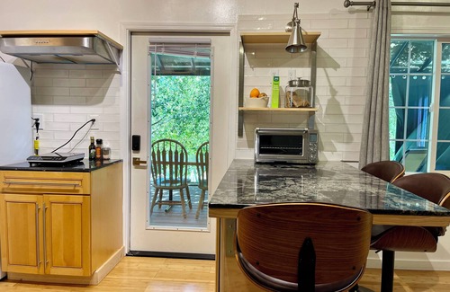 Lagunitas Cama Y Desayuno | Comfy Studio Near Trails & Beaches