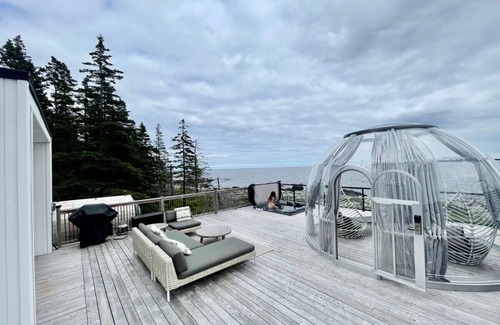 Hunts Point Cabaña | Comfy Seaside Cabana . Hot Tub, Sauna and All Weather Domes - Private