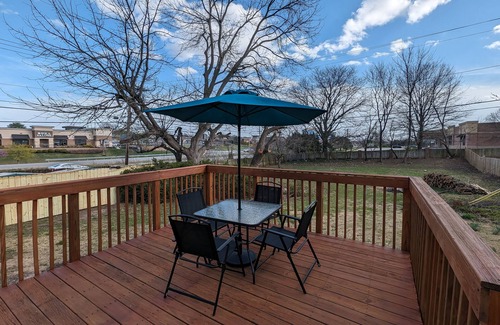 Overland Park Casa | Comfy, Spacious & Convinient 3/2 house in Overland Park