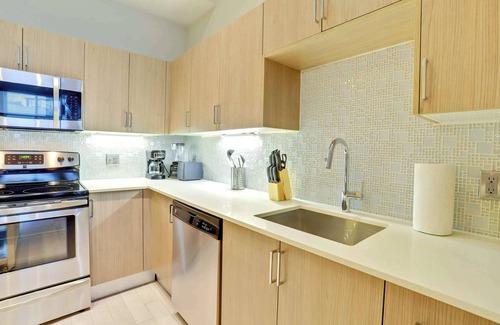 Aurora Highlands Apartamento | Fantastic Condo @Crystal City With Gym