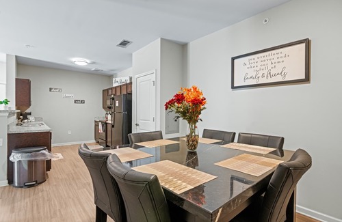 Union City Apartamento | Comfy Stay by ATL Airport + Pool Access