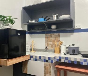 Virac Apartamento | Comfy Stay with Wifi Netflix Kitchen Free Parking at Sonia's Island Stay