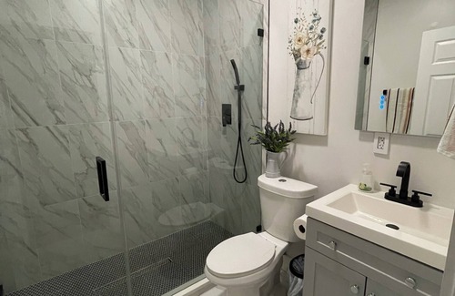 Miramar Apartamento | Comfy suite with kitchen