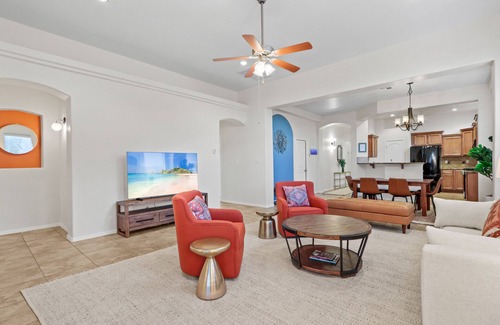 Las Cruces Casa | Comfy SW Home with Private Yard & Mountain Views!