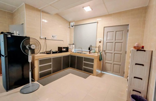 Kuantan Casa | Comfy Tok Sira Home Kuantan 5 BR